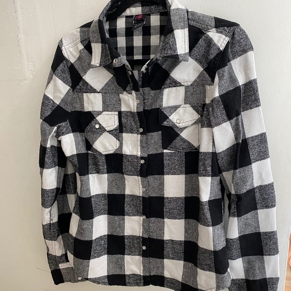 Urban Black and White Flannel - Picture 1 of 2